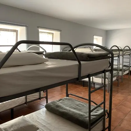 Ponte Olveira Hostel *