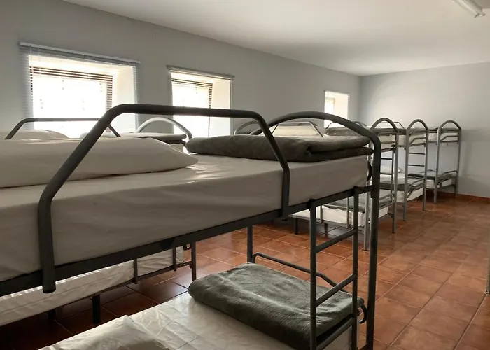 Ponte Olveira Hostel *